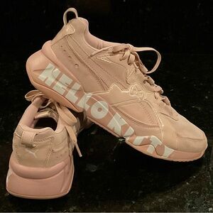 RARE PUMA NOVA 2 PINK HK HELLO KITTY COLLAB WOMANS SZ 10, excellent condition